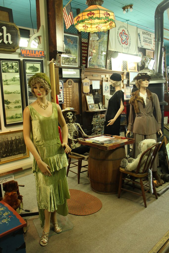 Womenswear display at Fonda Museum